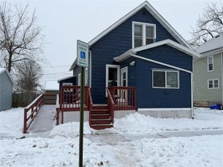 713 7th Avenue SW, Cedar Rapids, IA 52404