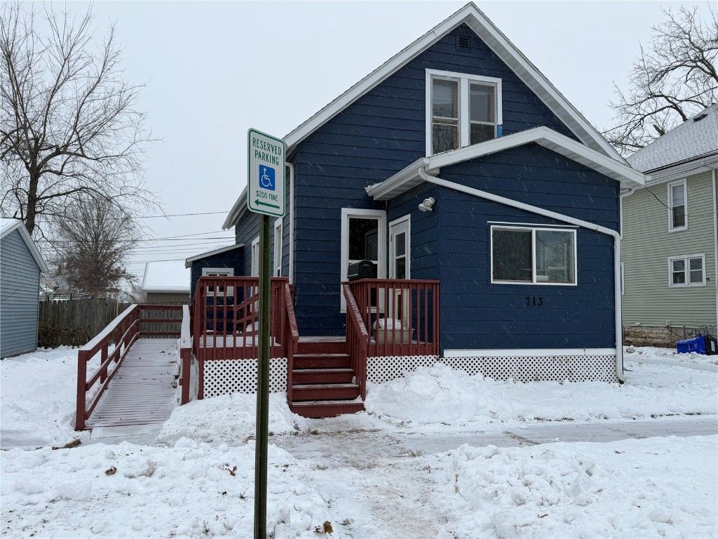 713 7th Avenue SW, Cedar Rapids, IA 52404