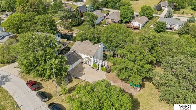 8932 Cass Circle, Plattsmouth, NE 68048