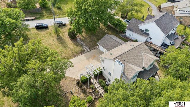 8932 Cass Circle, Plattsmouth, NE 68048