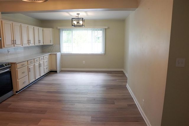 1322 Desiax Avenue, Bloomfield Hills, MI 48302