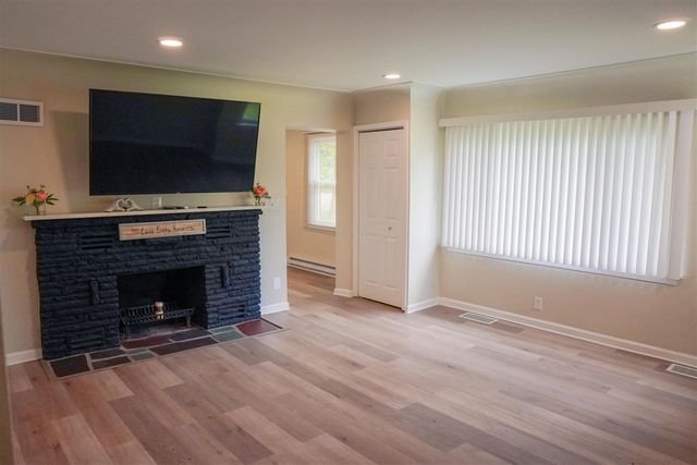 1322 Desiax Avenue, Bloomfield Hills, MI 48302