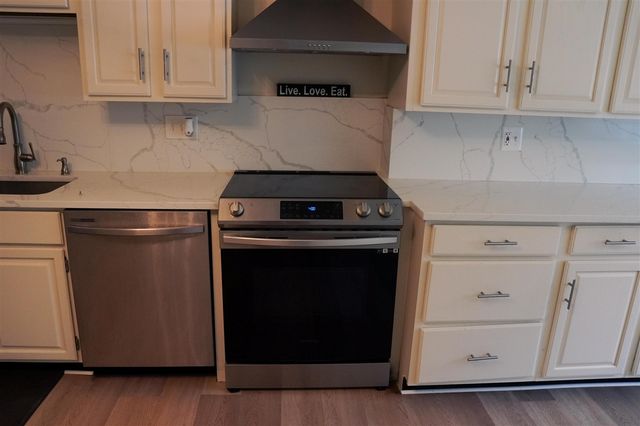1322 Desiax Avenue, Bloomfield Hills, MI 48302