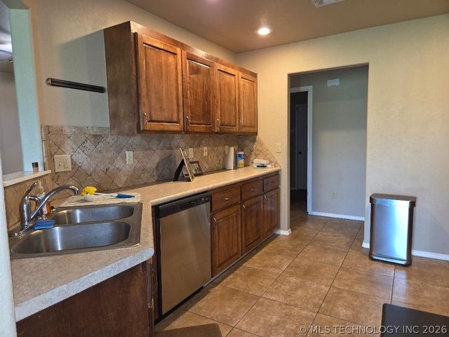 114956 S 4120 Road, Eufaula, OK 74432
