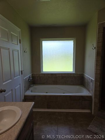 114956 S 4120 Road, Eufaula, OK 74432
