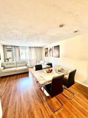 27 Gordon St 206, Framingham, MA 01702