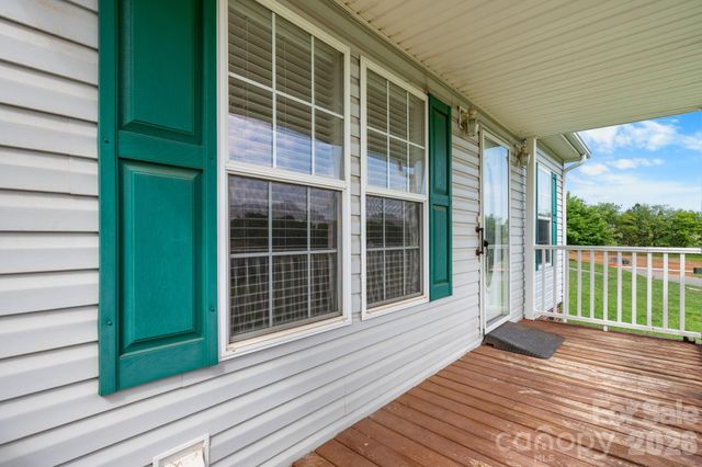 952 Eastern Ridge Drive, Newton, NC 28658