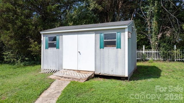 952 Eastern Ridge Drive, Newton, NC 28658