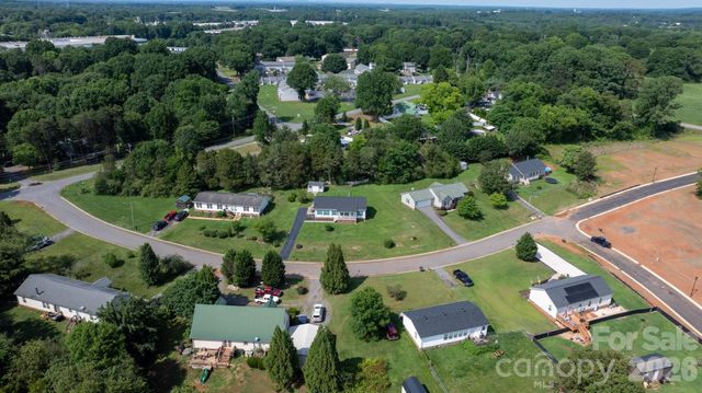 952 Eastern Ridge Drive, Newton, NC 28658