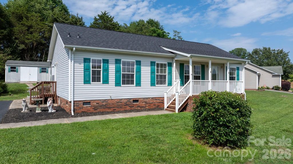 952 Eastern Ridge Drive, Newton, NC 28658