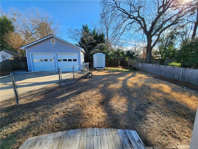 930 Chester Circle, Fayetteville, NC 28303