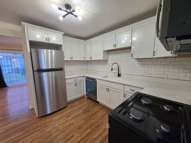 11575 S Racine Avenue, Chicago, IL 60643