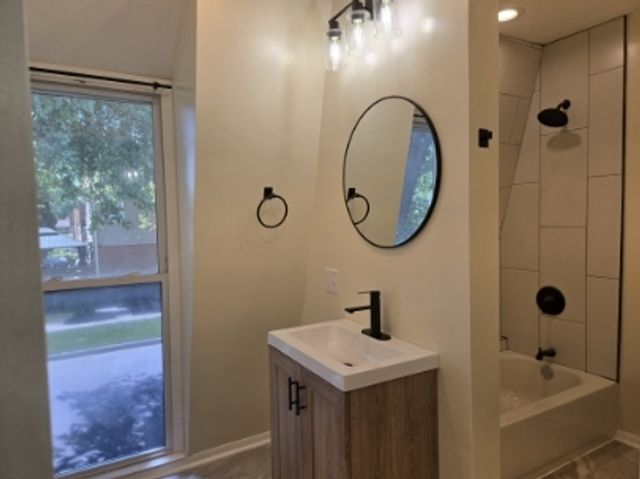 11575 S Racine Avenue, Chicago, IL 60643