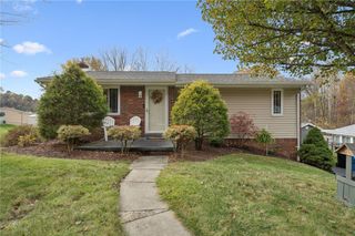 13748 Loretta Dr, North Huntingdon, PA 15642