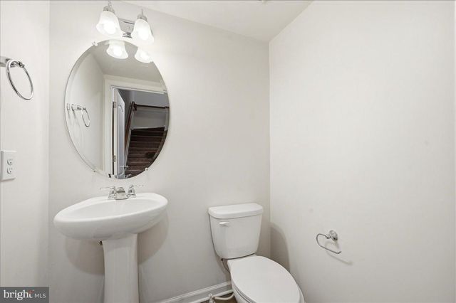 21 EAGLE LN, Malvern, PA 19355