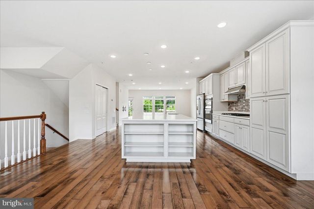 21 EAGLE LN, Malvern, PA 19355