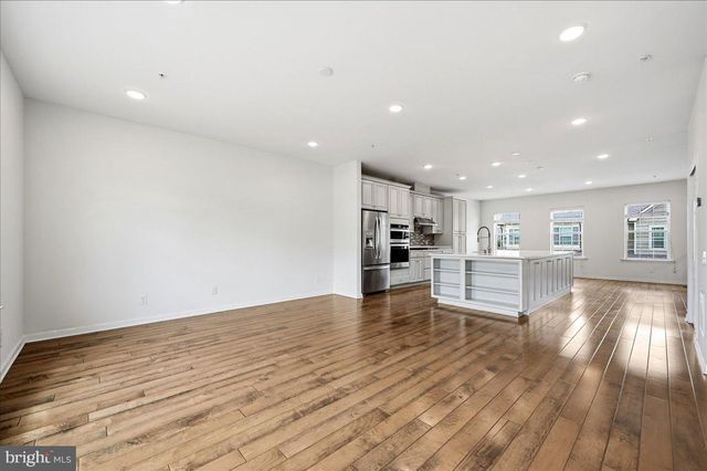 21 EAGLE LN, Malvern, PA 19355