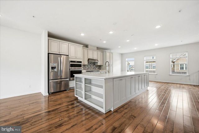 21 EAGLE LN, Malvern, PA 19355