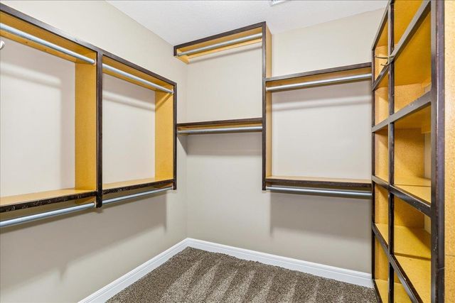 4872 N Prestwick Ave, Bel Aire, KS 67226