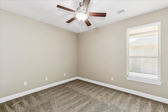 4872 N Prestwick Ave, Bel Aire, KS 67226