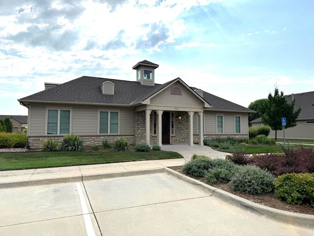 4872 N Prestwick Ave, Bel Aire, KS 67226