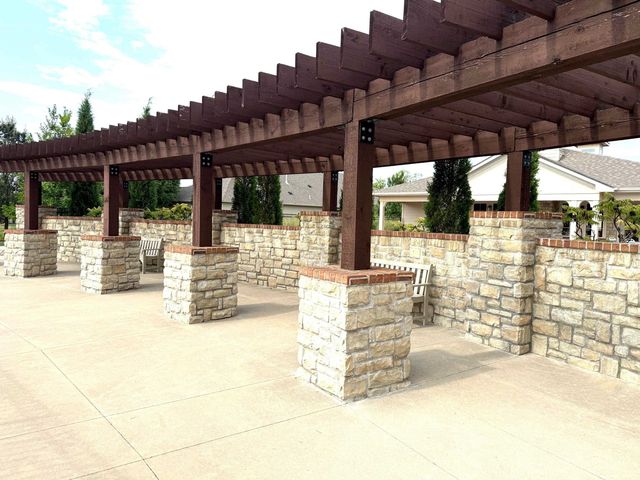 4872 N Prestwick Ave, Bel Aire, KS 67226