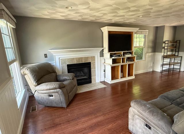 13 N Martin Road, Amesbury, MA 01913