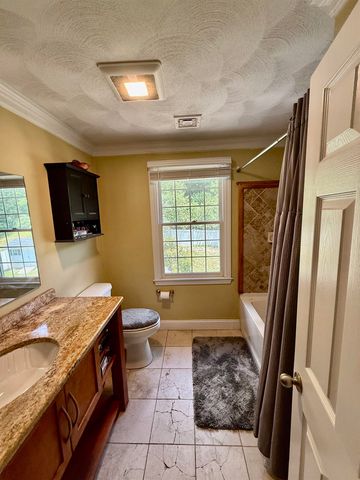 13 N Martin Road, Amesbury, MA 01913