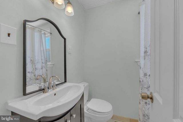 417 ROBERTS, Bellmawr, NJ 08031