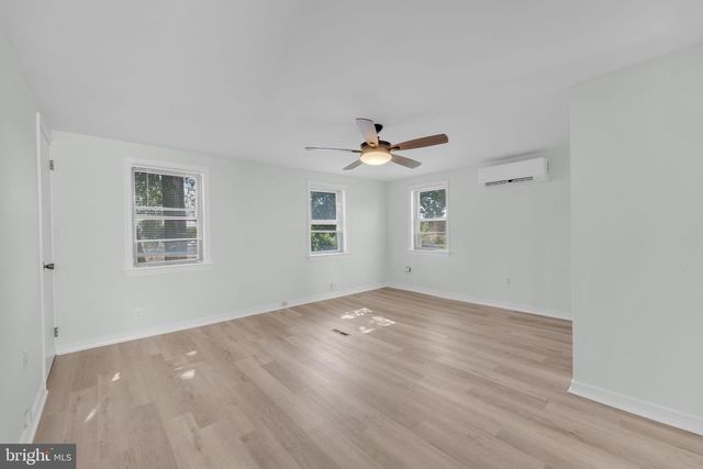 417 ROBERTS, Bellmawr, NJ 08031