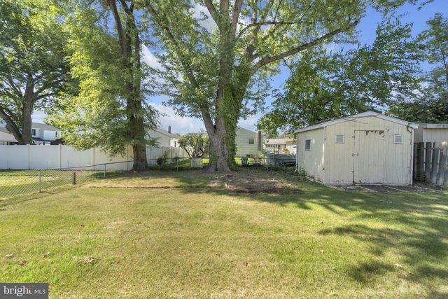 417 ROBERTS, Bellmawr, NJ 08031