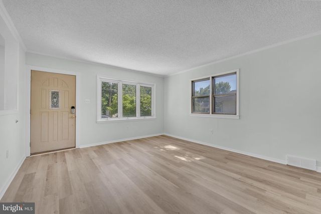 417 ROBERTS, Bellmawr, NJ 08031