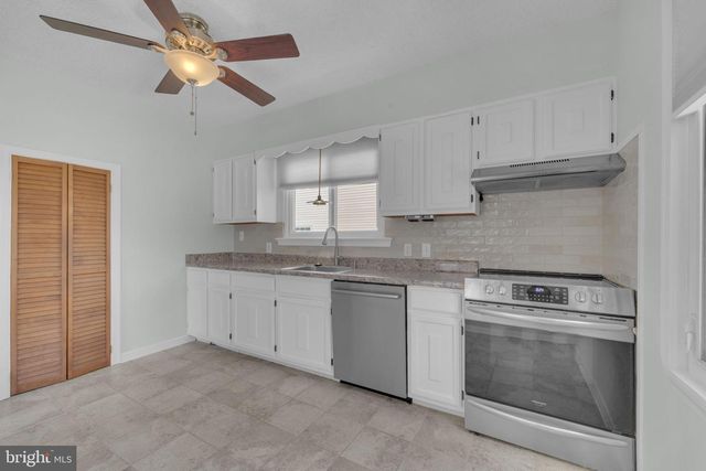 417 ROBERTS, Bellmawr, NJ 08031