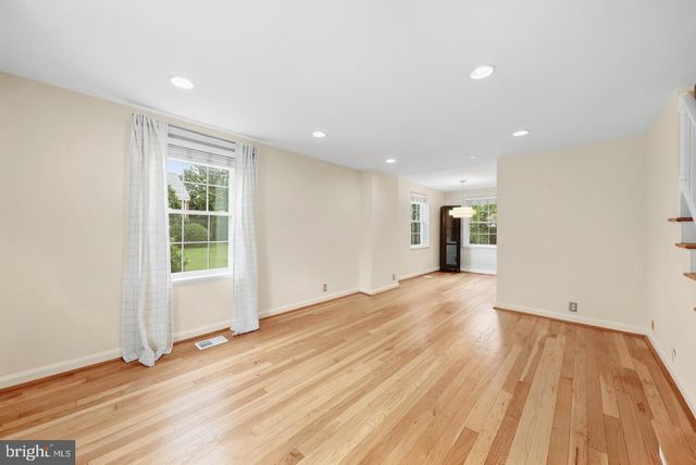 3615 S TAYLOR ST S, Arlington, VA 22206