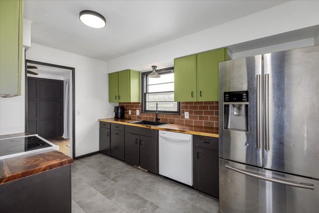 100 NE Circle Drive, Grimes, IA 50111