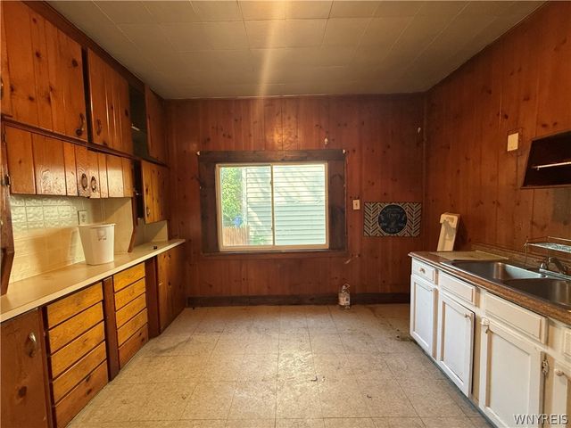 17 Weyand Avenue, Buffalo, NY 14210