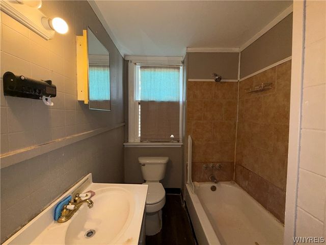 17 Weyand Avenue, Buffalo, NY 14210