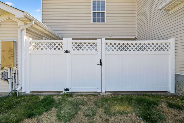 1749 Red Jacket Dr, Antioch, TN 37013