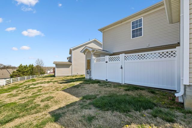 1749 Red Jacket Dr, Antioch, TN 37013