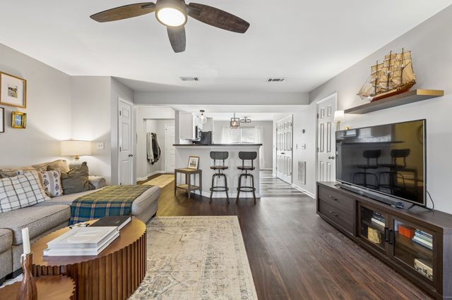 1749 Red Jacket Dr, Antioch, TN 37013