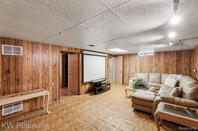 28599 Citation Drive, Roseville, MI 48066