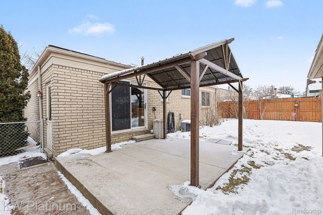 28599 Citation Drive, Roseville, MI 48066