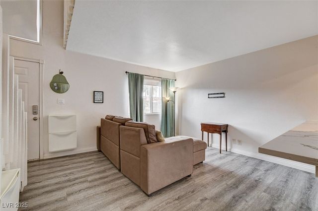 4770 Topaz Street 104, Las Vegas, NV 89121