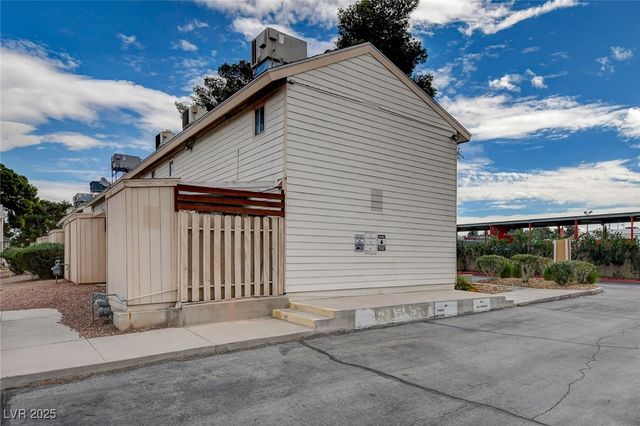 4770 Topaz Street 104, Las Vegas, NV 89121