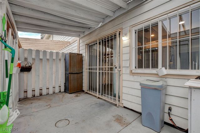 4770 Topaz Street 104, Las Vegas, NV 89121