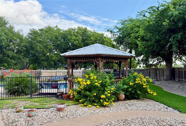 13 Oak VW, Round Rock, TX 78664