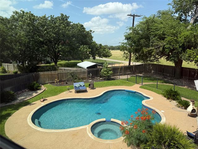 13 Oak VW, Round Rock, TX 78664
