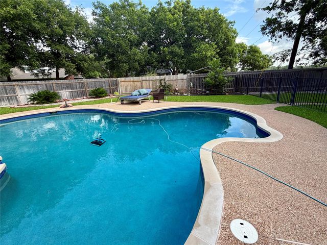13 Oak VW, Round Rock, TX 78664