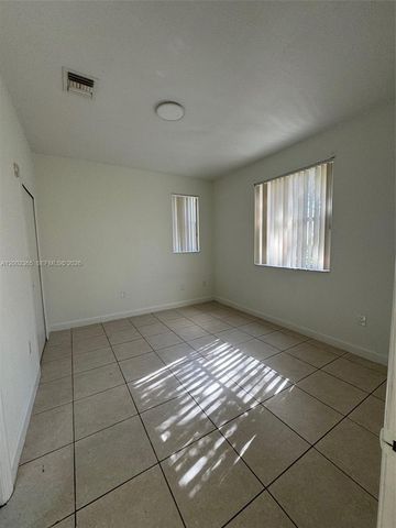 1652 SE 28th St 105, Homestead, FL 33035