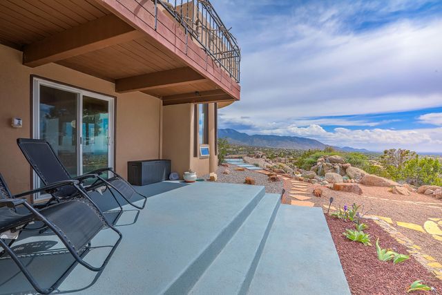 203 Spring Creek Drive NE, Albuquerque, NM 87122